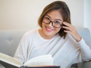 El ISBM ofrece un beneficio económico a docentes afiliados para la compra de lentes, como parte de su programa de bienestar.