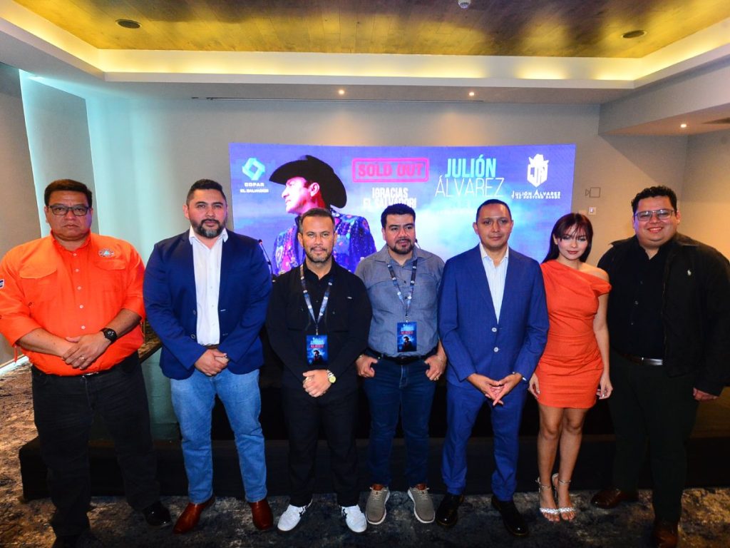 La productora informó que todas las entradas para el evento en el Estadio Cuscatlán fueron vendidas, reflejando la alta demanda del público.
