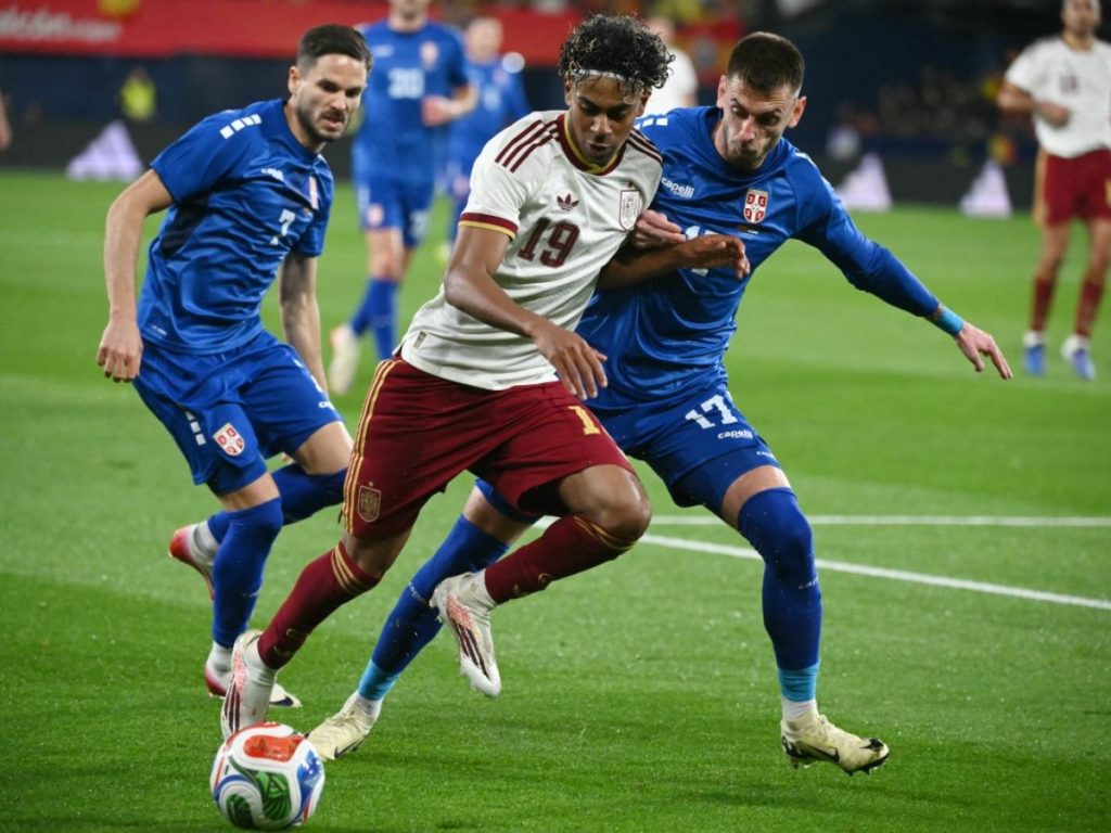 Lamine Yamal jugando partido amistoso con Italia con la Selección española. Foto AFP