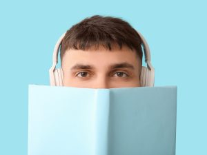 Tu cerebro no elige un formato “mejor”: la clave está en cómo te concentrás y conectás con lo que leés o escuchás.