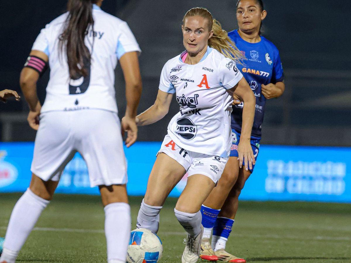 Alianza Women y Limeño femenino terminaron en primero y segundo lugar respectivamente en la temporada regular. Foto X Alianza Women