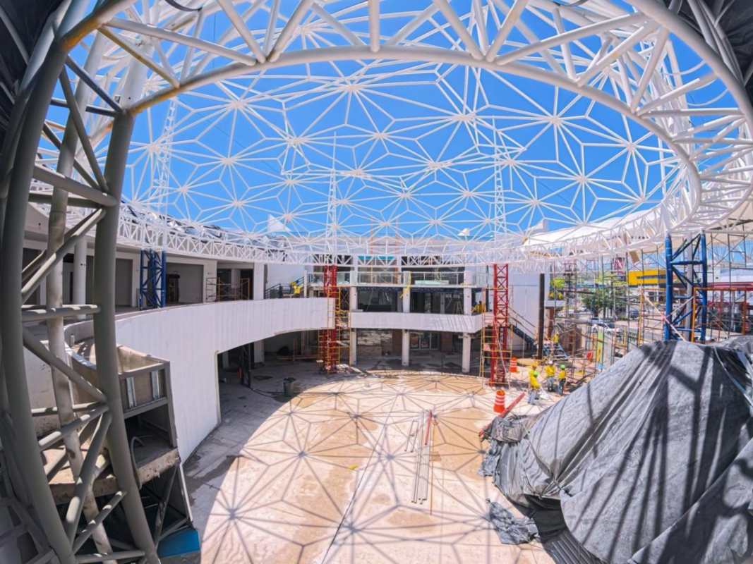 Trabajos de remodelación avanzan en el Mercado Cuscatlán, donde el Gobierno promete modernizar completamente el espacio.