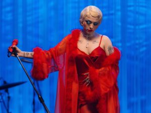 mon-laferte-el-salvador (1)