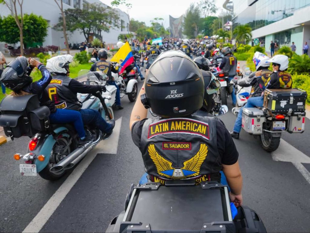 Motociclistas de 24 países compartieron experiencia sobre ruedas, destacando la diversidad y pasión por la cultura biker