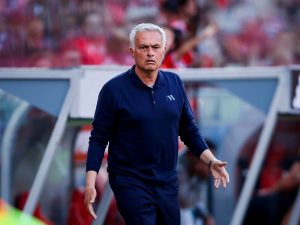 José Mourinho está concentrado en el Benfica. Foto AFP