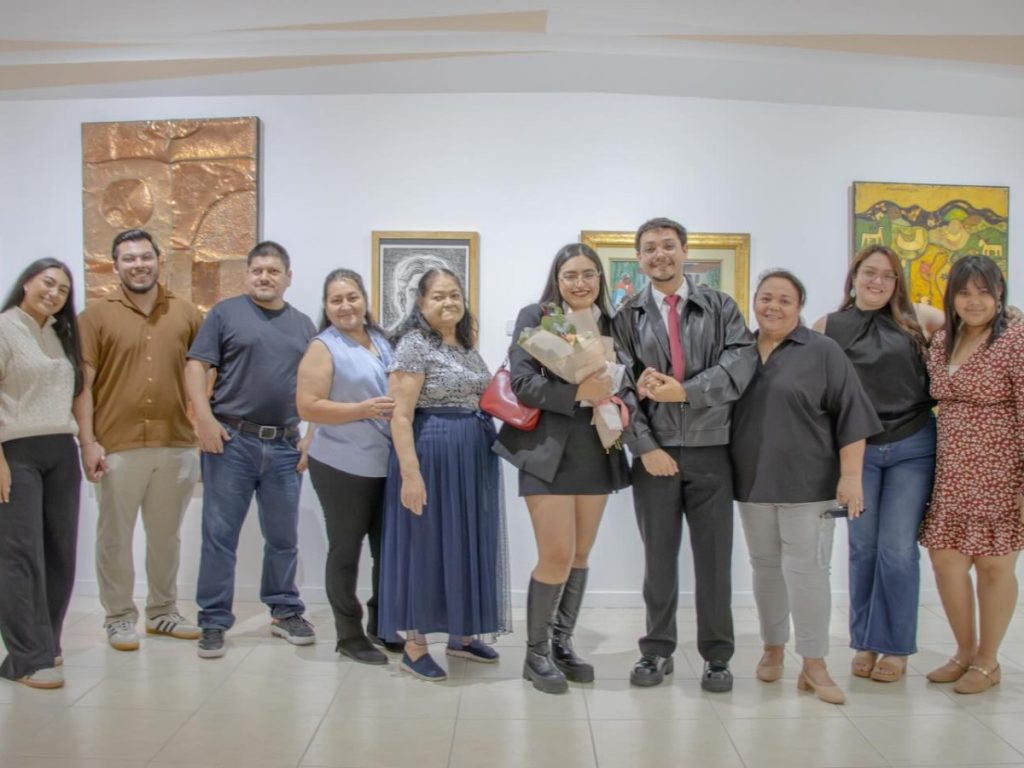 El acto fue acompañado por familiares que presenciaron la escena.