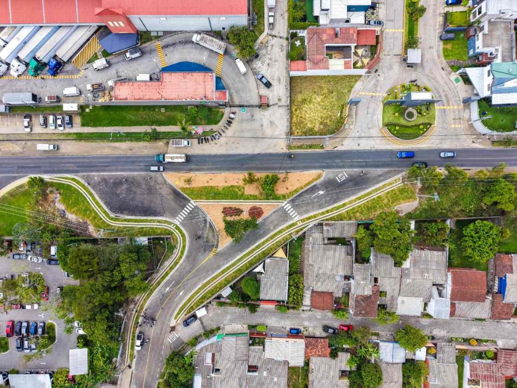 La vía, construida en unos 41 días, busca reducir el tráfico en puntos como el redondel Utila y mejorar la movilidad en la zona.