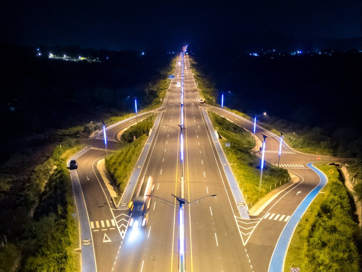 El periférico Gerardo Barrios conecta puntos clave de San Miguel y forma parte de un proyecto vial de gran escala.