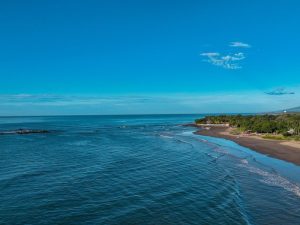Vista de Playa Maculís, un santuario marino que resguarda una de las mayores riquezas naturales del oriente salvadoreño.
