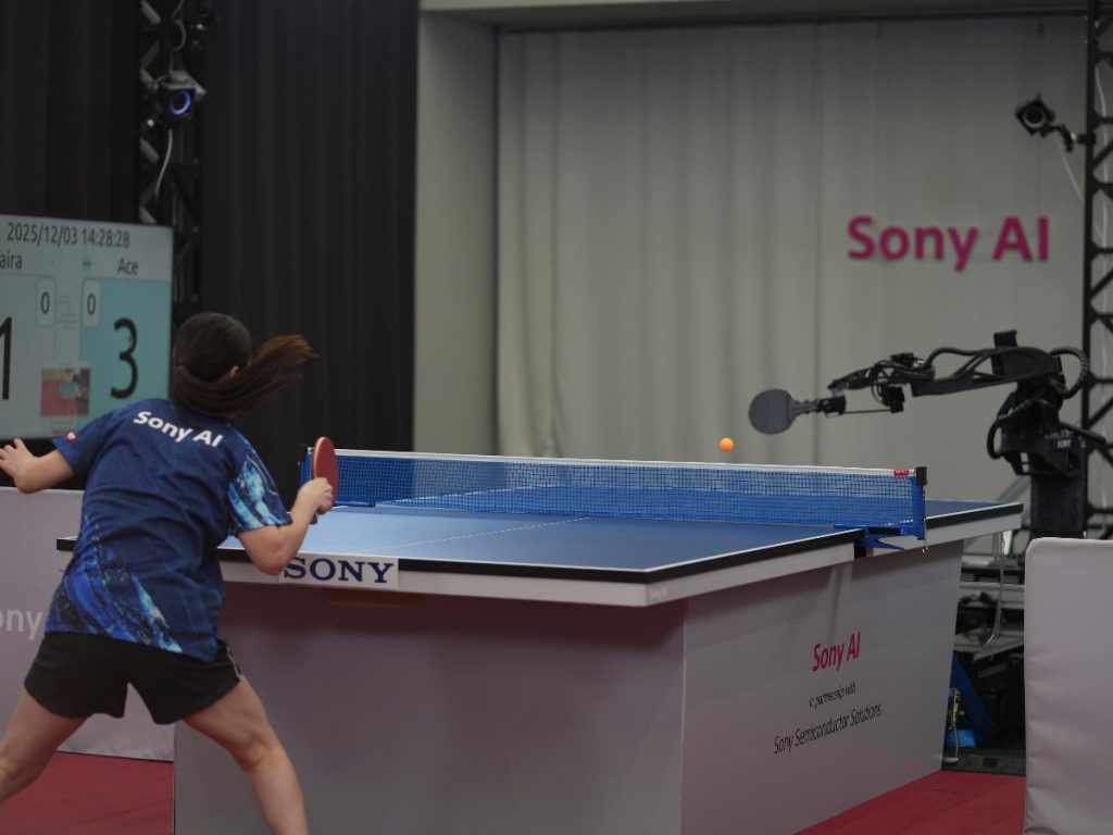 obot con IA vence a deportistas de élite en tenis de mesa