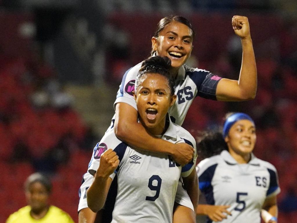 Brenda Cerén fue la figura del partido con un doblete clave para la Selecta.