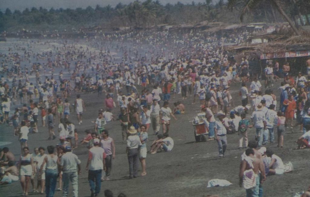Familias completas viajaban hacia el litoral para aprovechar el descanso