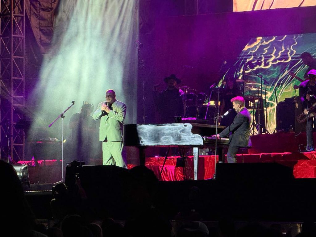 El dúo ofreció un recorrido musical de más de dos horas y media lleno de nostalgia y emoción.