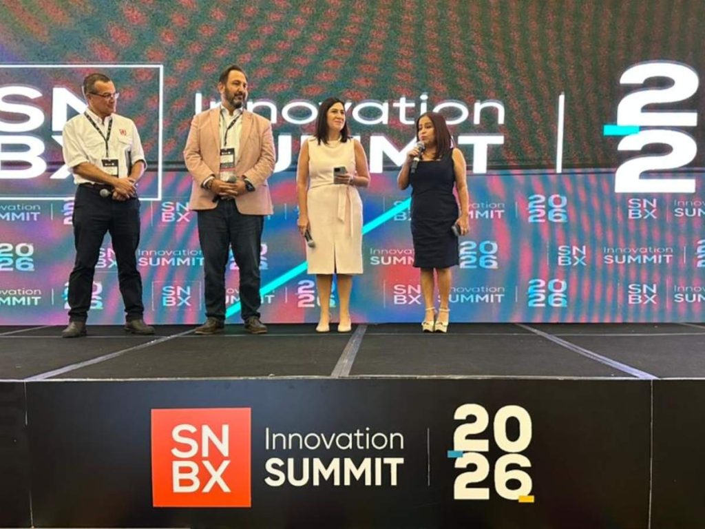 Más de 450 líderes, emprendedores e inversionistas participan en el SNBX Summit 2026 en San Salvador.
