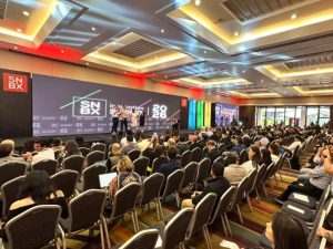 Autoridades y expertos destacan el potencial del país como hub tecnológico durante el SNBX Summit 2026.