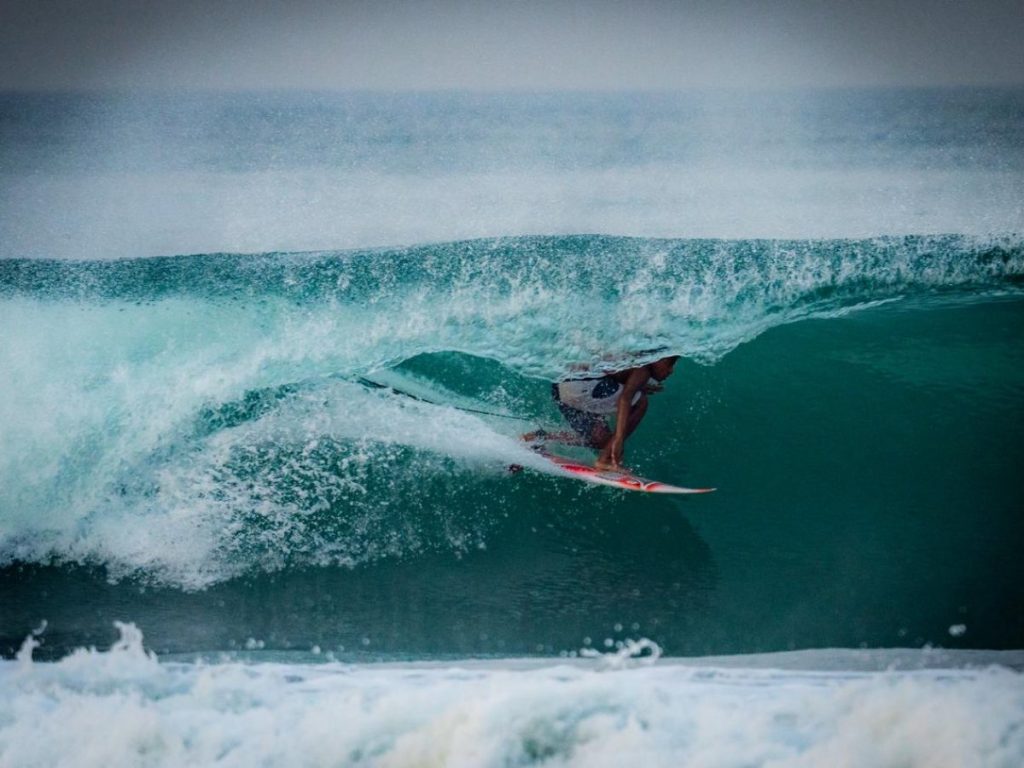 La competencia reunió a atletas nacionales que buscan fortalecer su rendimiento sobre las olas. Foto Cortesía 