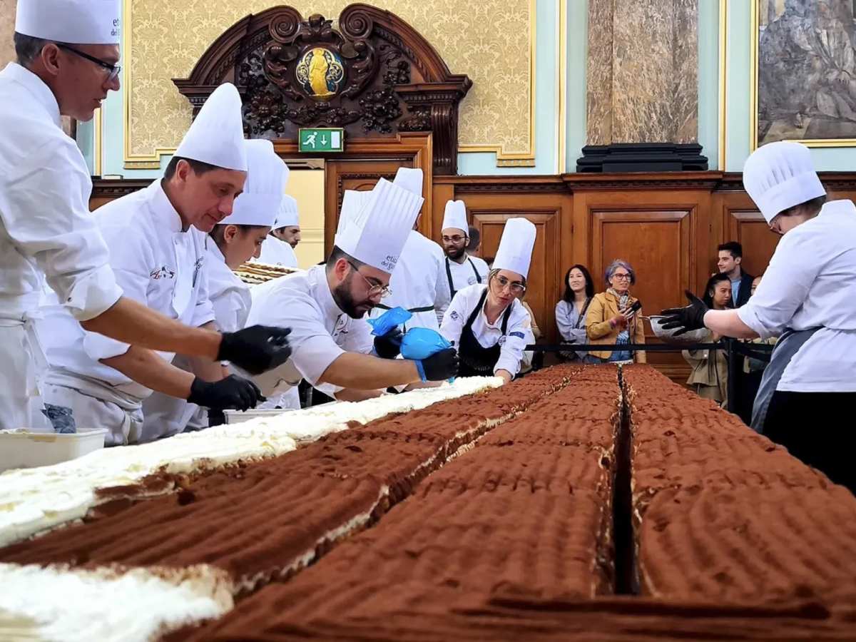 Un tiramisú de 440,58 metros de longitud fue reconocido este domingo con un récord Guinness.