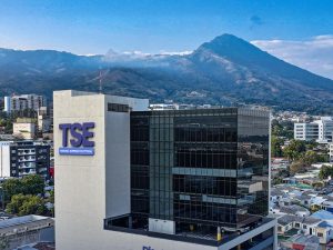 Asamblea avala reforma para cambiar elección de magistrados del TSE