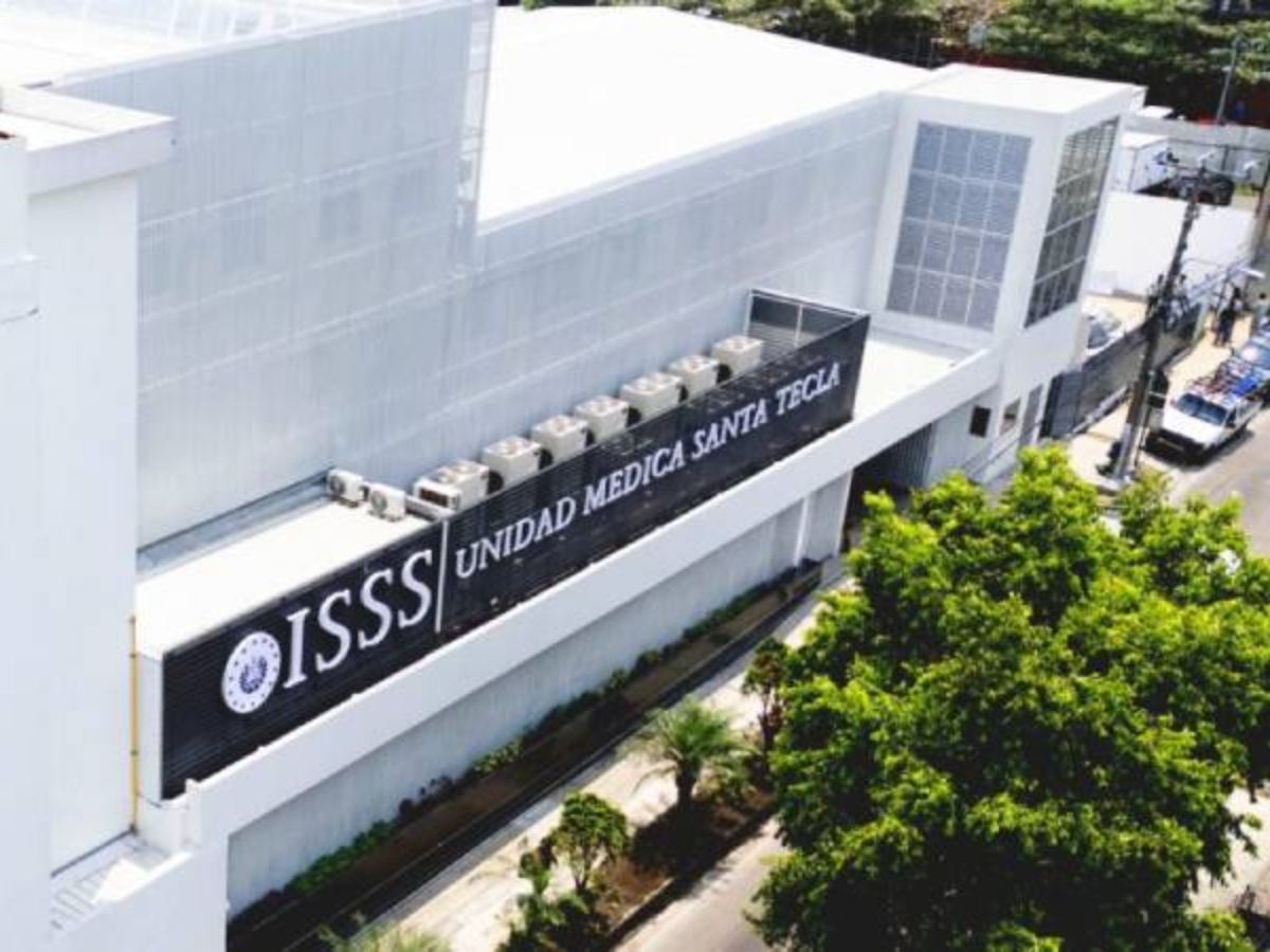 Hospitales y clínicas del ISSS mantienen atención 24/7 durante Semana Santa.