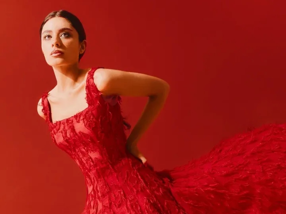 El rojo, en todas sus declinaciones, es el color indispensable esta temporada.