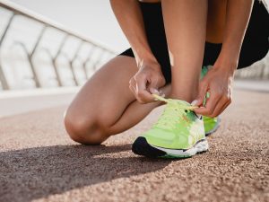 ¿Cada cuánto cambiar tus zapatos deportivos para correr y evitar lesiones?