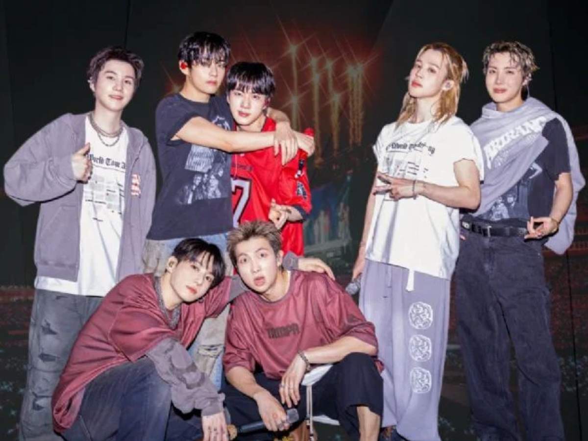 Miles de fanáticos de BTS abarrotaron el Estadio GNP Seguros en el esperado regreso de la banda a México tras casi una década.