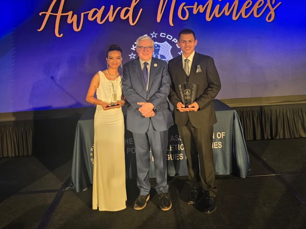 Con 17 años, Eleonor Arias llevó sus raíces salvadoreñas hasta Washington D.C., donde recibió un premio nacional juvenil.