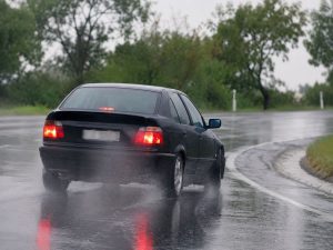 Consejos para conducir en la lluvia y evitar accidentes