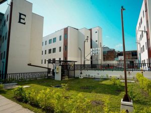 El complejo habitacional en el exIVM incluye 64 apartamentos y espacios como ludoteca y salón de usos múltiples.