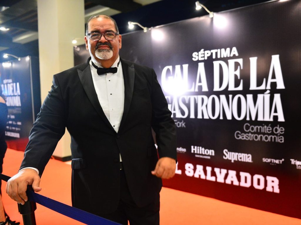 Ronald Castro, creador de Red Fork e impulsor de los premios Tenedor Rojo, durante la gala gastronómica. 