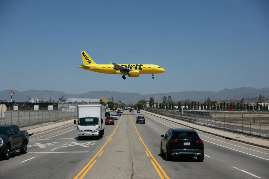 Cierre de Spirit Airlines deja varados y Avianca ofrece soluciones