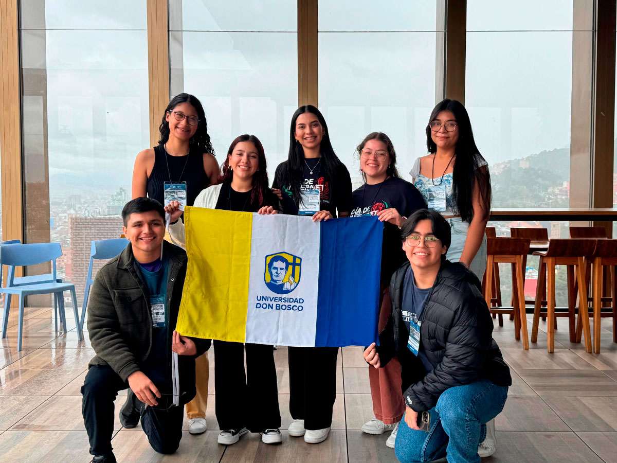 La internacionalización académica de la UDB abre nuevas oportunidades para que estudiantes y graduados proyecten su talento en el mundo.