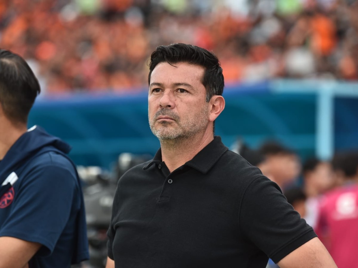 Adrían Sánchez, técnico de FAS. Foto Miguel Lemus