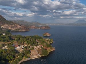 Apulo significa en náhuatl “Lugar que se hunde en el agua”, un nombre que guarda siglos de historia volcánica y belleza natural. Fotografía/ Steven Anzora