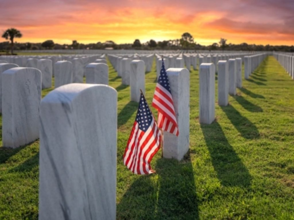 El Memorial Day honra a los militares estadounidenses fallecidos en servicio y se celebra cada año el último lunes de mayo.