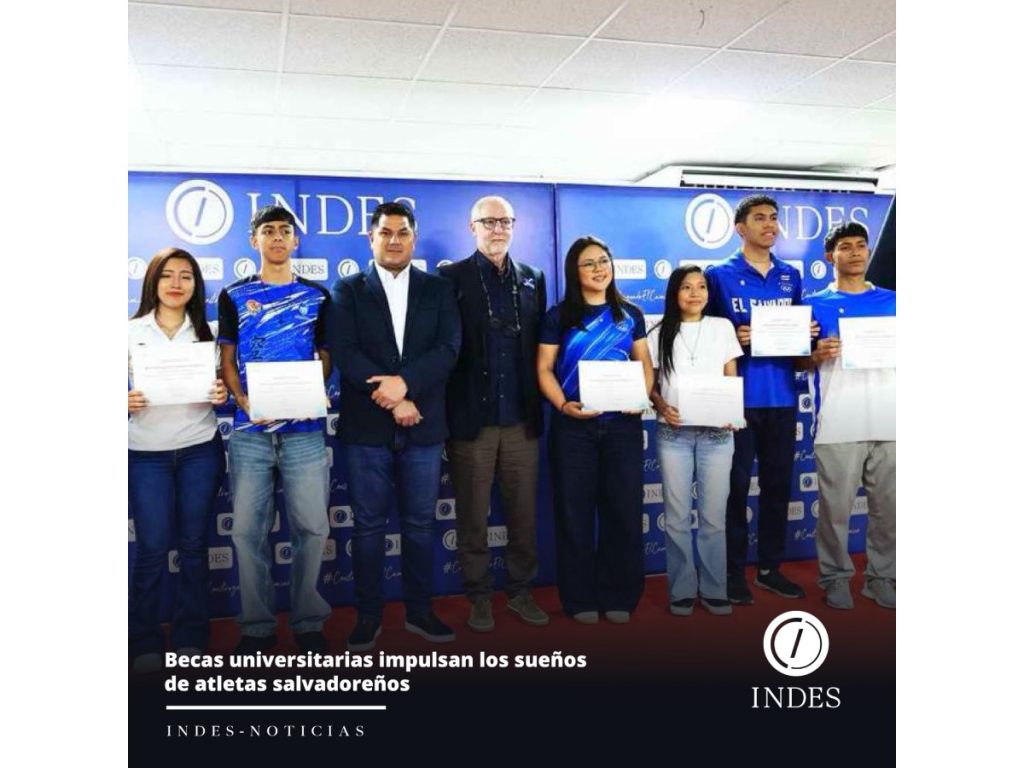 Más de 70 atletas salvadoreños fueron beneficiados con becas universitarias gracias a un convenio entre el INDES y la Dirección de Integración. Fotografía/ INDES