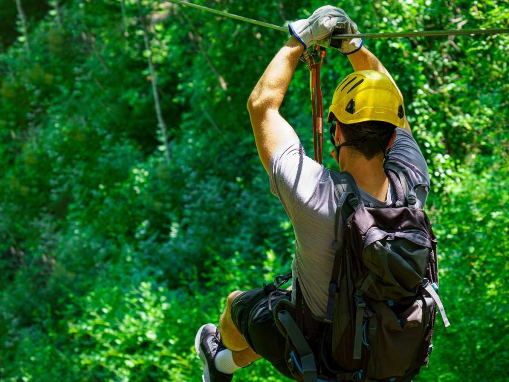 El canopy se ha convertido en una de las actividades favoritas para quienes buscan adrenalina y naturaleza.