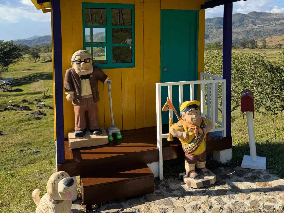 La casa inspirada en la película Up ya puede visitarse en Finca La Escondida, en Villa Canales, Guatemala.