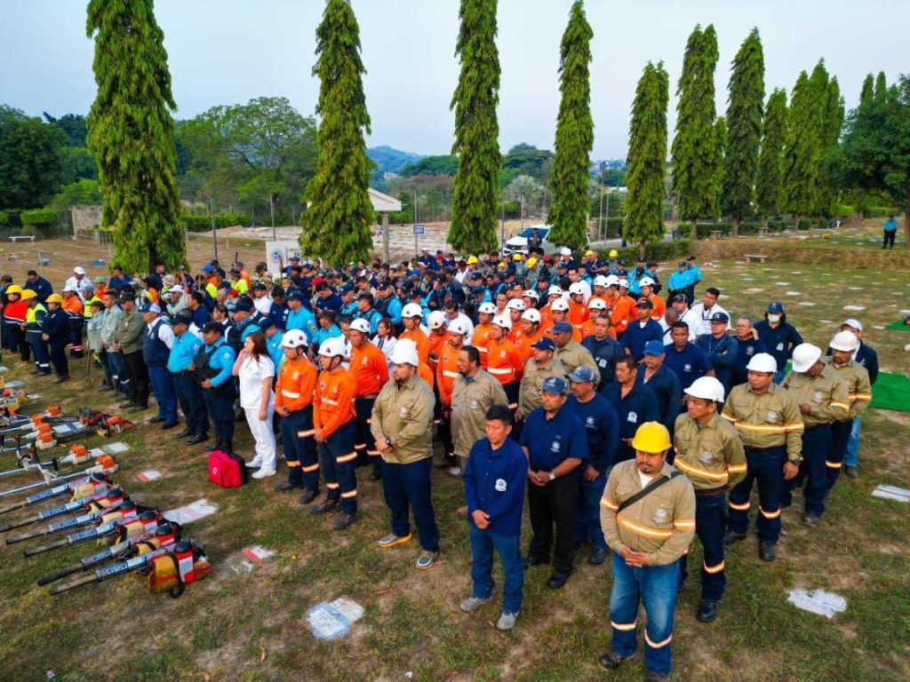 Más de 500 colaboradores serán desplegados en cementerios municipales por visitas del Día de las Madres en San Salvador Centro.