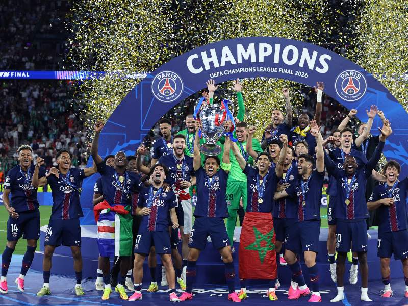 PSG celebra el título de la Champions League tras vencer al Arsenal en una final definida por penales. Foto: AFP