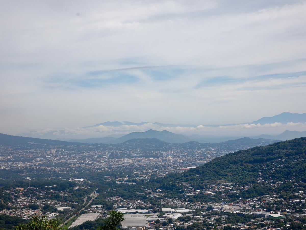 Polvo del Sahara ingresó este domingo a El Salvador, esto debés saber