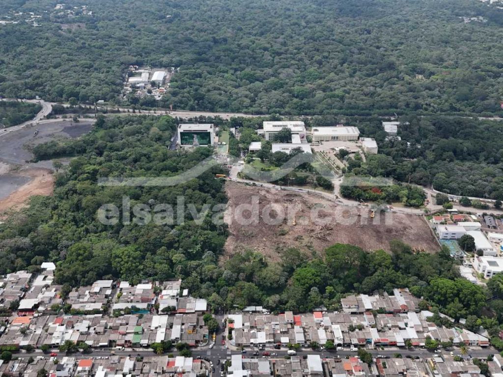 Avanzan las labores preliminares para el proyecto del nuevo CIFCO. Fotografía/ Steven Anzora