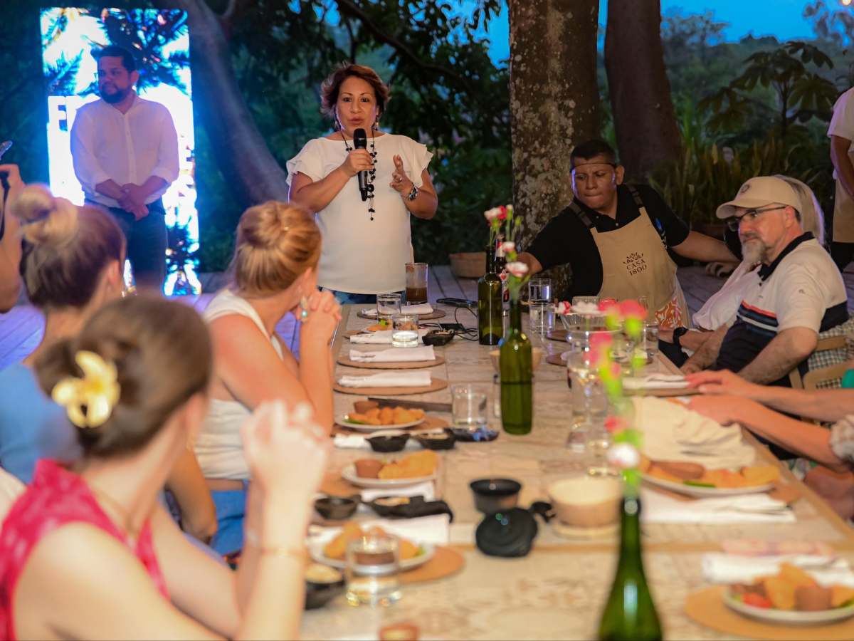 Suchitoto fue sede del encuentro entre autoridades de turismo y representantes europeos que impulsarán la promoción de El Salvador en catálogos internacionales.
