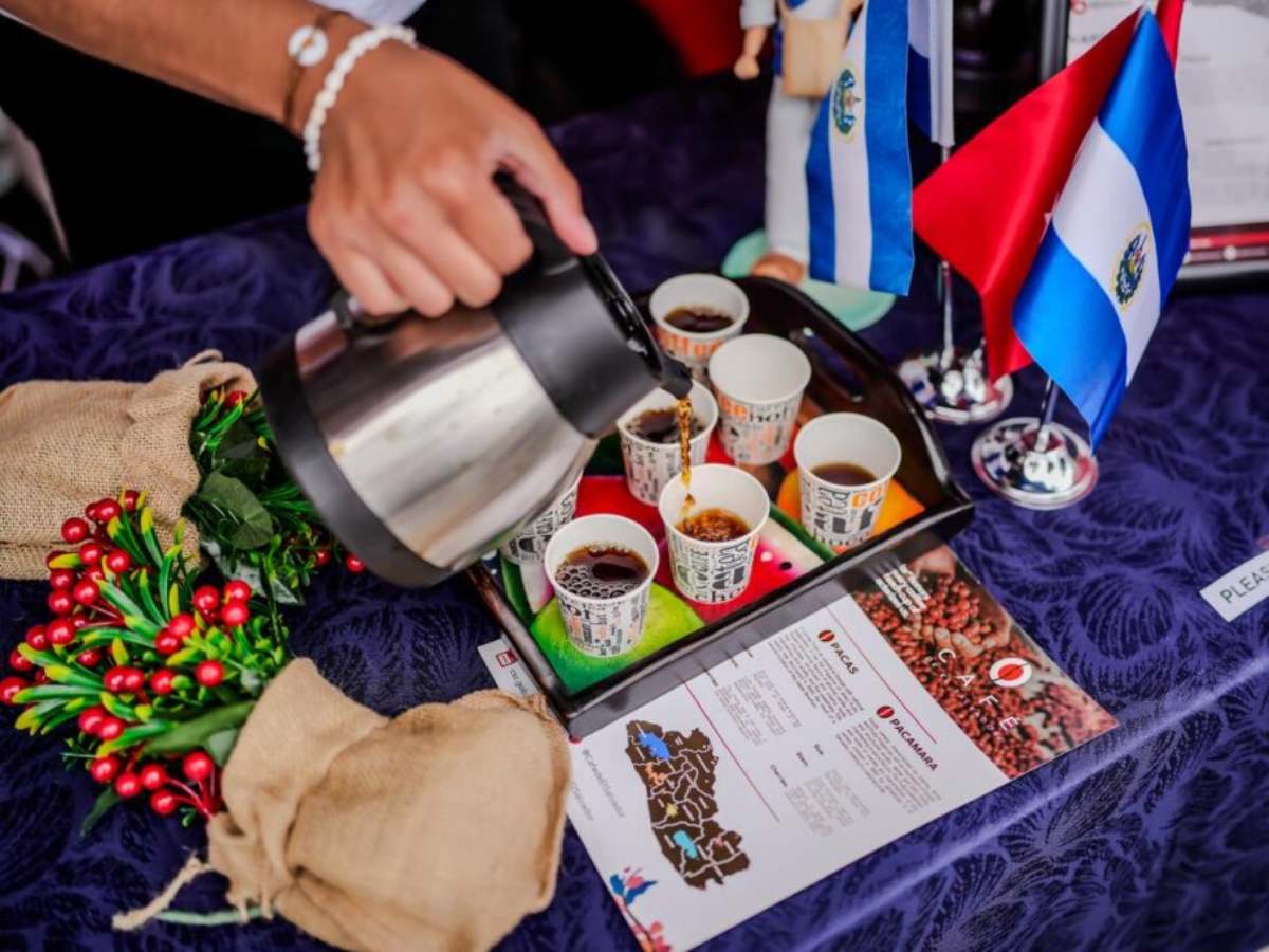 La Embajada de El Salvador en Türkiye promovió la cultura salvadoreña durante la primera edición del Marmaris Latin Fest 2026.