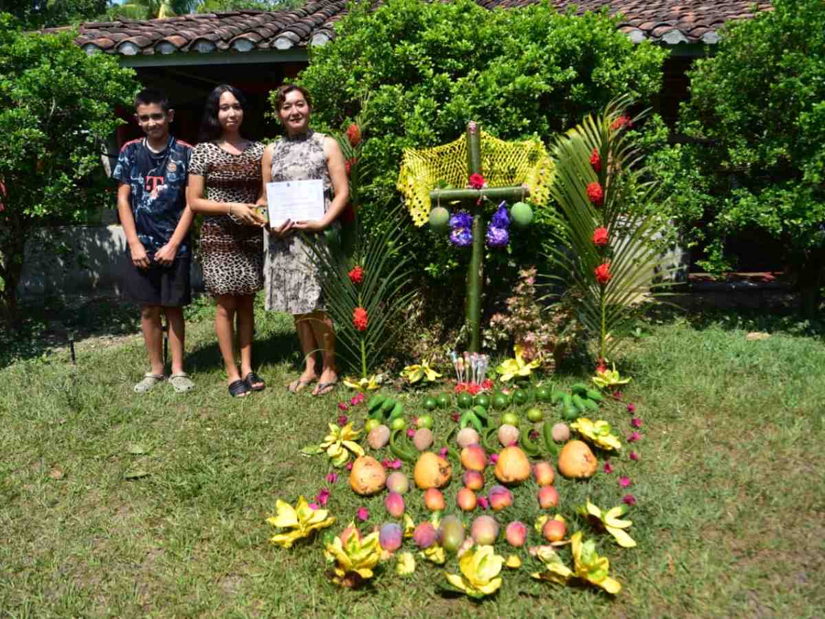 dia-cruz-suchitoto-frutas04