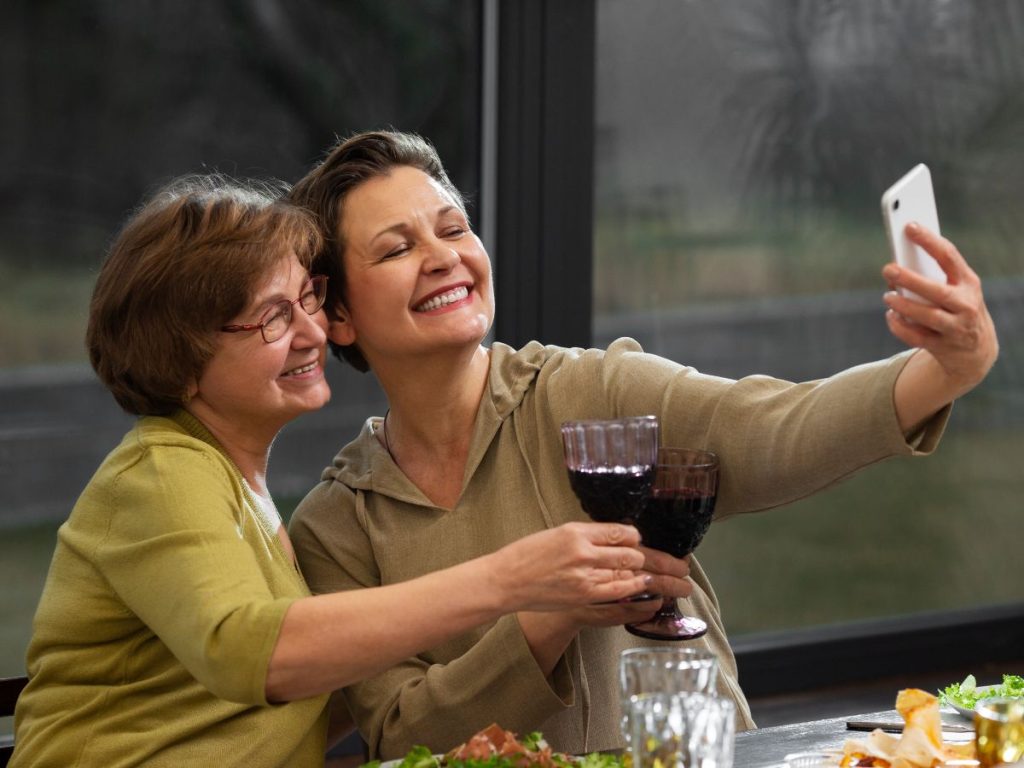 Celebrá a mamá este 10 de mayo con buena comida, el clásico y el mejor ambiente en familia.