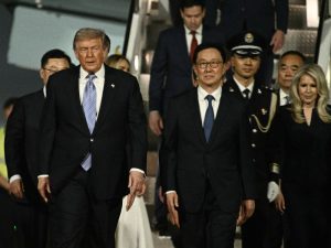Donald Trump llegó este miércoles a Pekín para iniciar su primera visita oficial a China desde 2017.