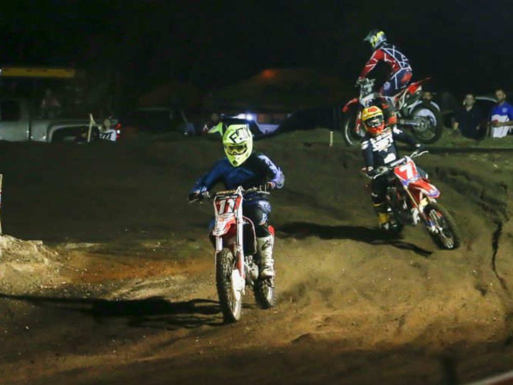 El Jabalí tendrá pista iluminada para competencias nocturnas de motocross.