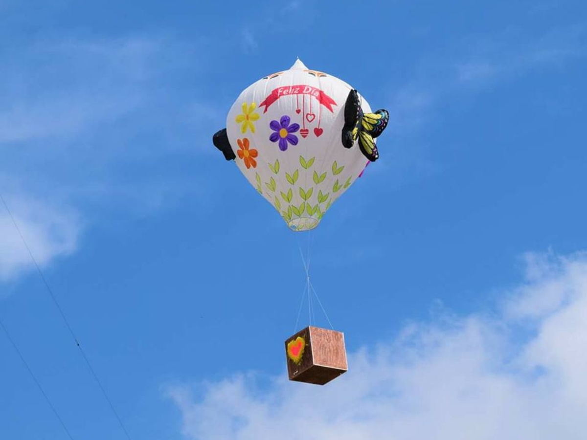 Globos artesanales llenan de color el cielo de San Esteban Catarina durante el XXX Festival Internacional del Globo 2026.