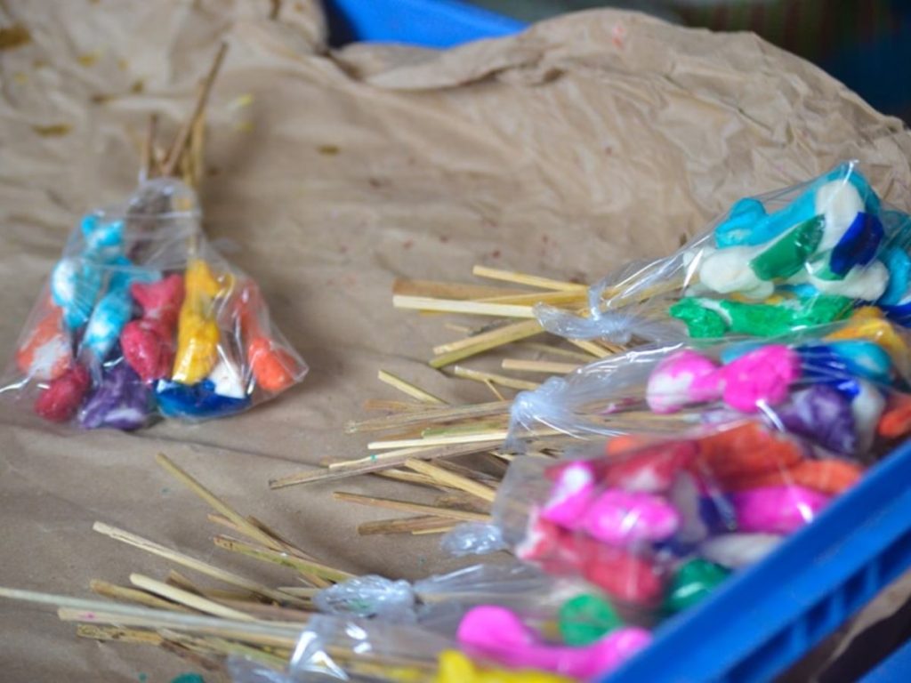 Gallitos de melcocha destacan tradición en Suchitoto